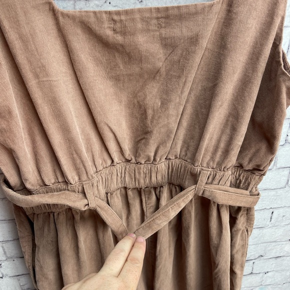 American Eagle Outfitters size medium corduroy jumpsuit - Picture 3 of 7